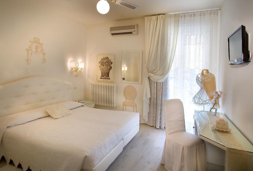 Hotel Serenella Sirmione Pokój zdjęcie