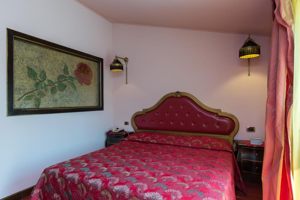 Hotel Serenella Sirmione Zewnętrze zdjęcie