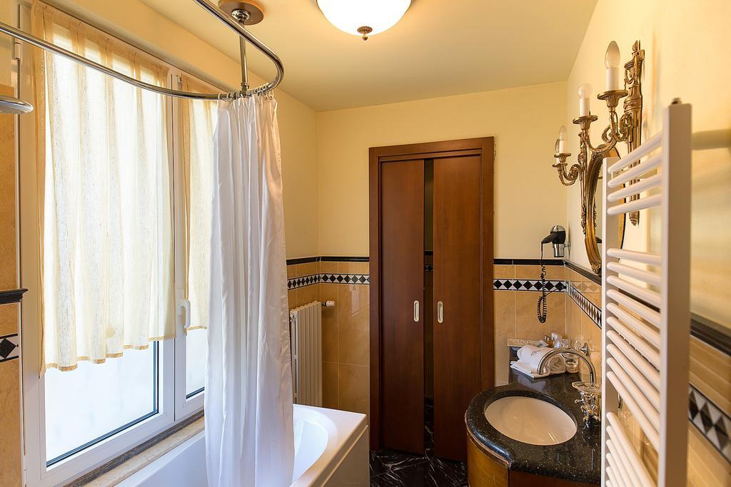 Hotel Serenella Sirmione Zewnętrze zdjęcie