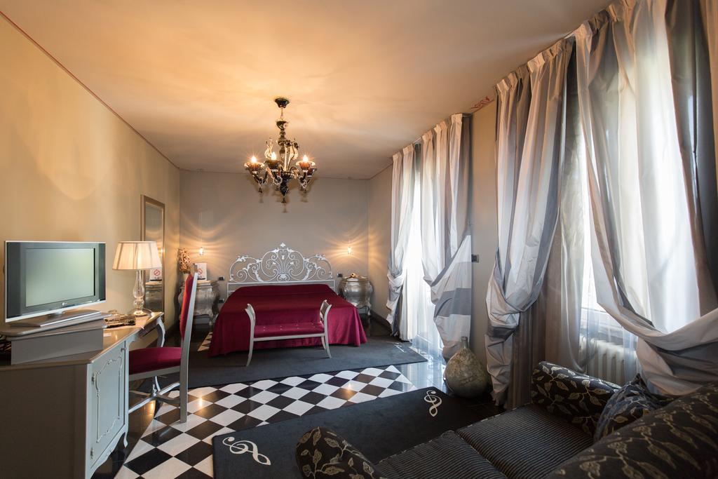 Hotel Serenella Sirmione Zewnętrze zdjęcie